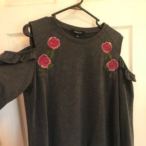 Embroidered Shoulder-cut out Long sleeve shirt
